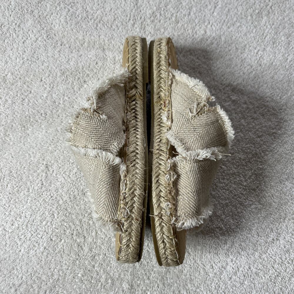 Minnetonka Women’s 7 Beige Fringed Fabric Cross Slides Sandals - Picture 4 of 10